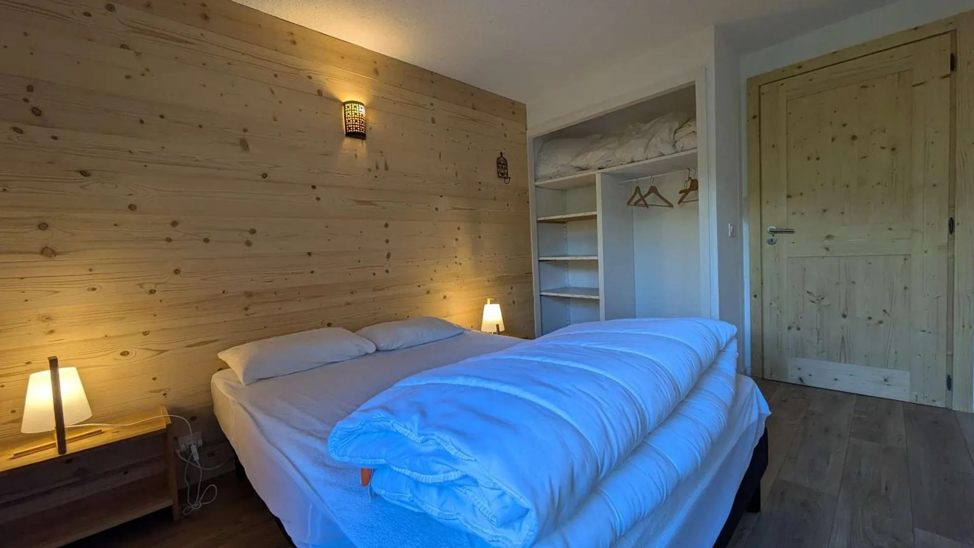 Chalet Renove 12 Pers, 5 Ch, Parking, Poele, Sud-Ouest - Fr-1-342-321 Beaufort  France
