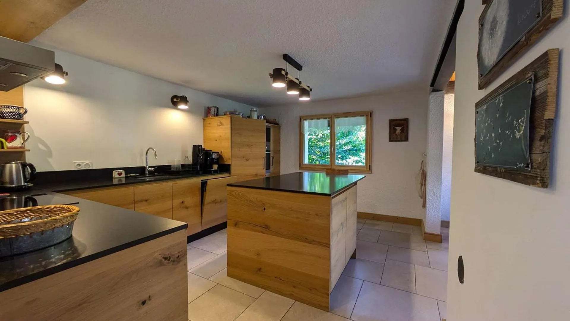 Chalet Renove 12 Pers, 5 Ch, Parking, Poele, Sud-Ouest - Fr-1-342-321 Beaufort  0*, Beaufort (Savoie) France